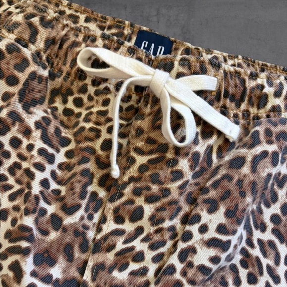 GAP Leopard Print Wide Leg Drawstring Barrel Jeans - Picture 4 of 6